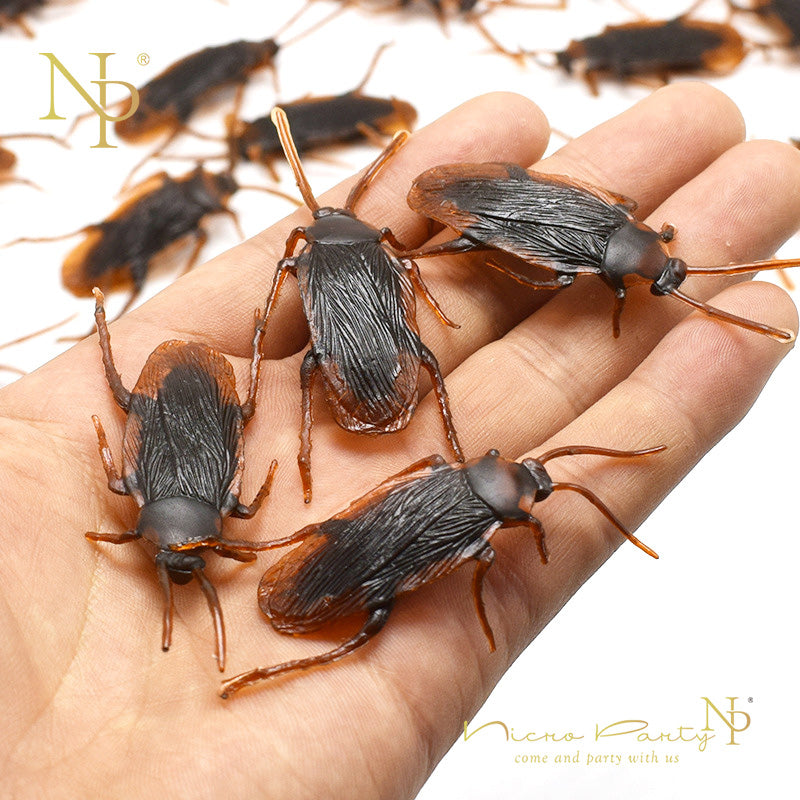 Fake Cockroach Halloween Decorations for Party Pranks