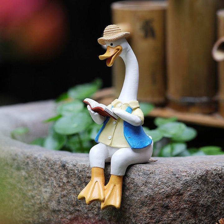 Couple Duck Garden Statues for Whimsical Outdoor Decor