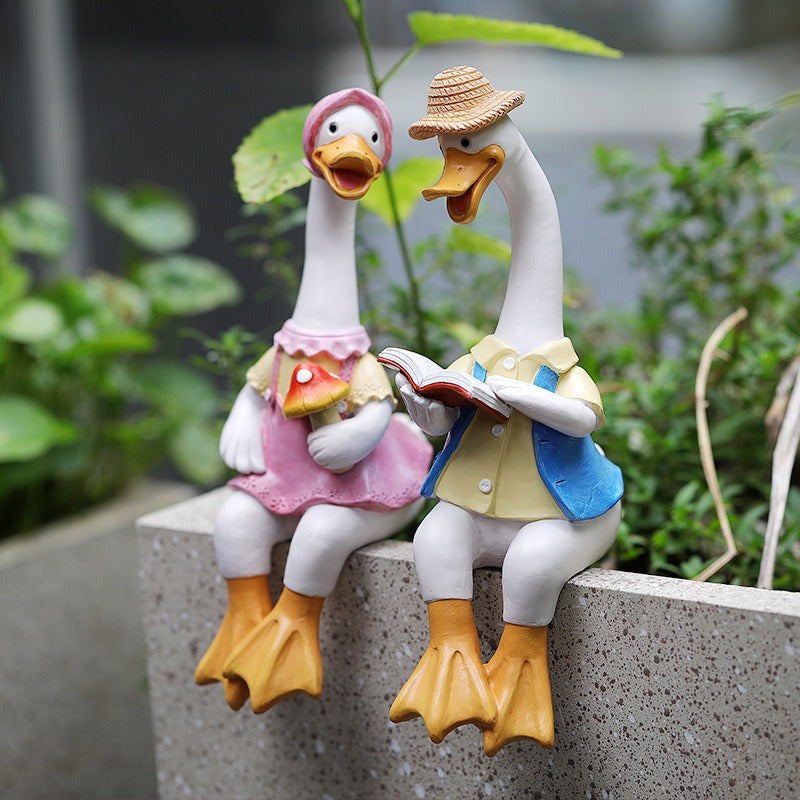 Couple Duck Garden Statues for Whimsical Outdoor Decor