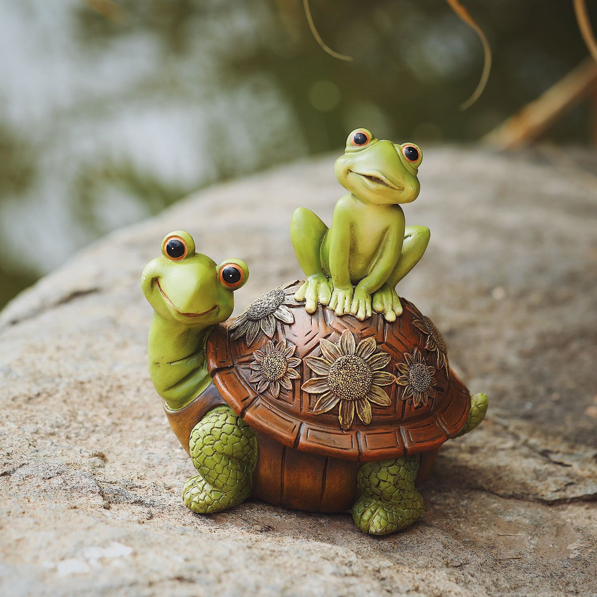 Outdoor Frog and Turtle Garden Statue, Weatherproof Resin