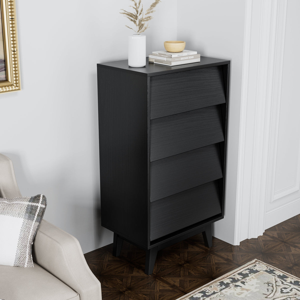 4-Drawer Dresser with Bevelled Vintage-Style Fronts