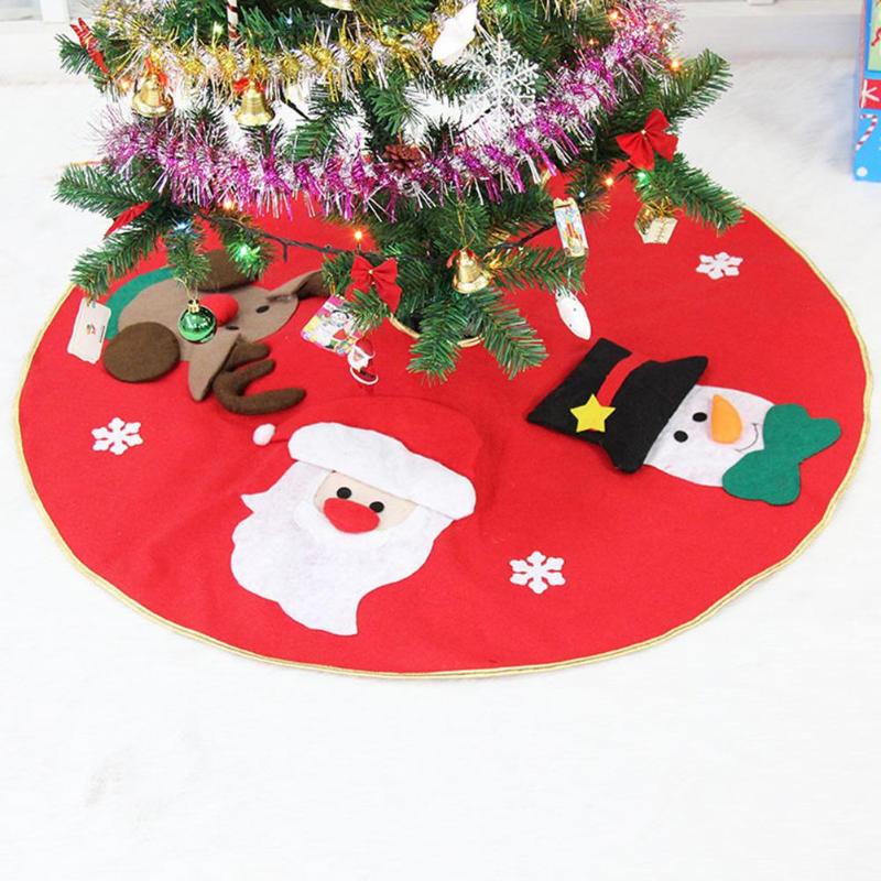 Christmas Tree Skirt with Festive Character Details