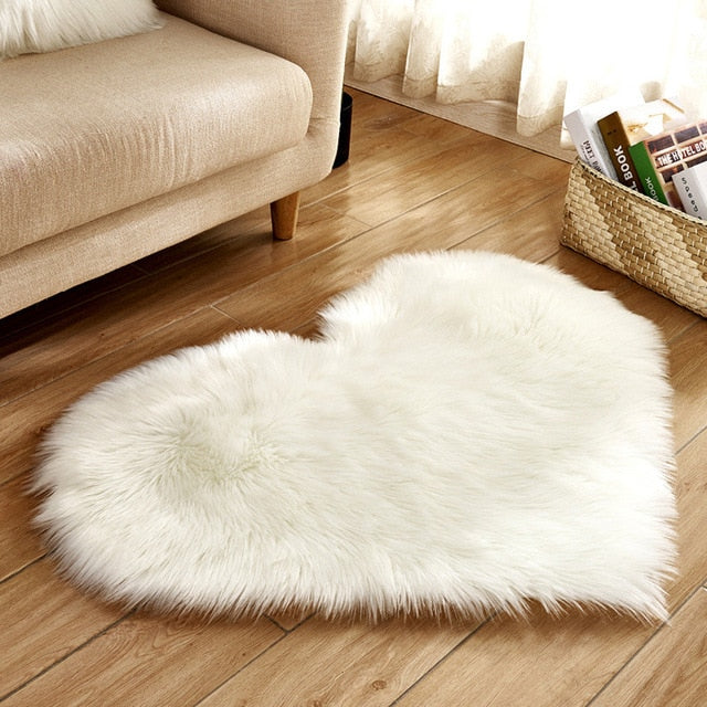Heart-Shaped Faux Fur Rug for Cozy Bedroom Styling