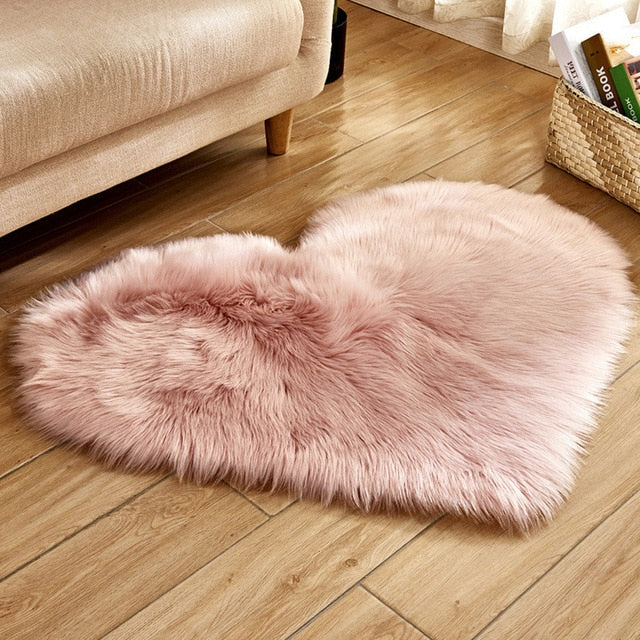 Heart-Shaped Faux Fur Rug for Cozy Bedroom Styling