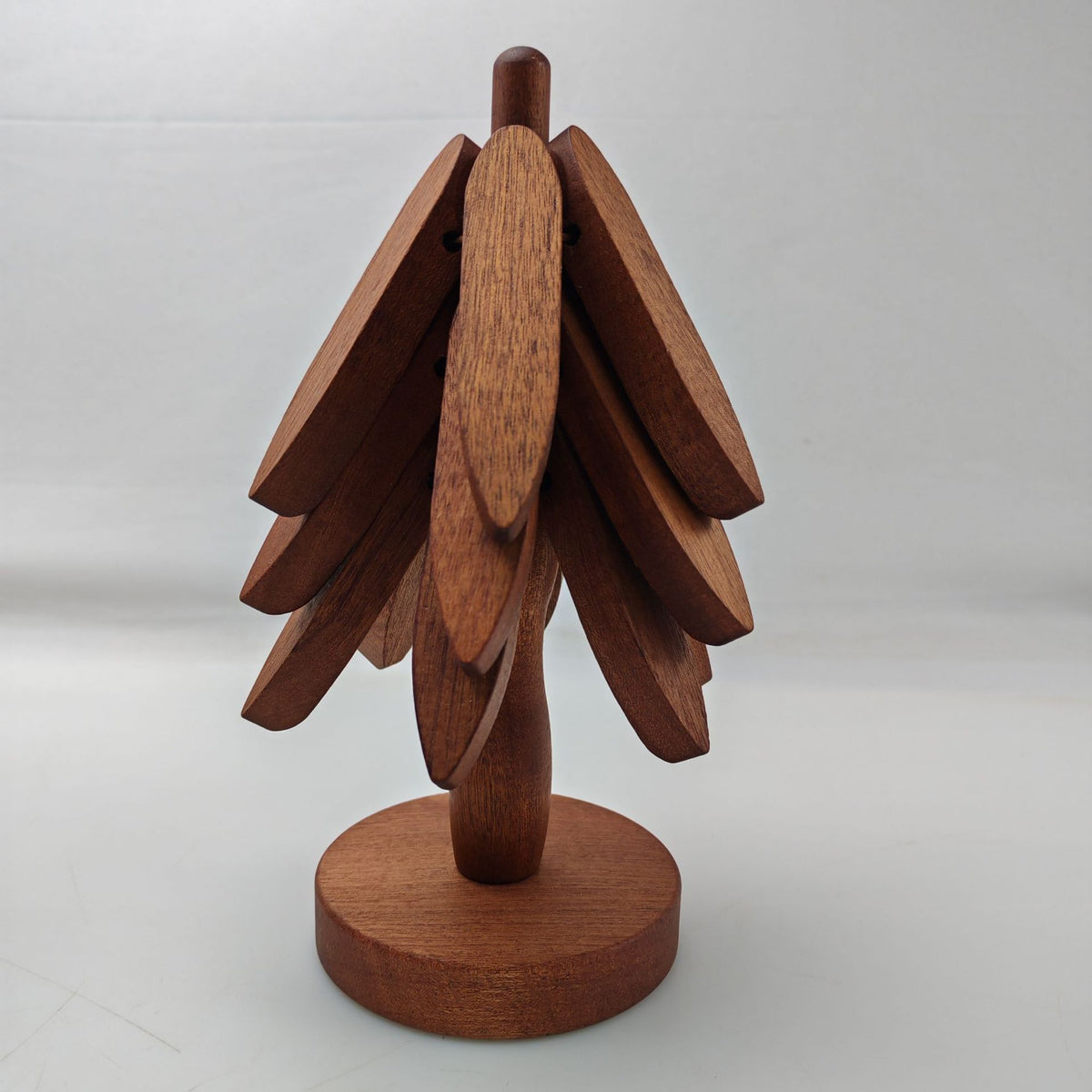 Wooden Dining Mat for Heat-Resistant Tabletop Decor