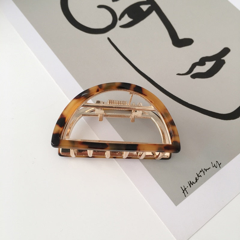 Geometric Hair Claw Clip For Polished Everyday Styles
