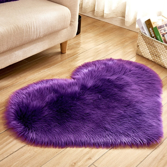 Heart-Shaped Faux Fur Rug for Cozy Bedroom Styling