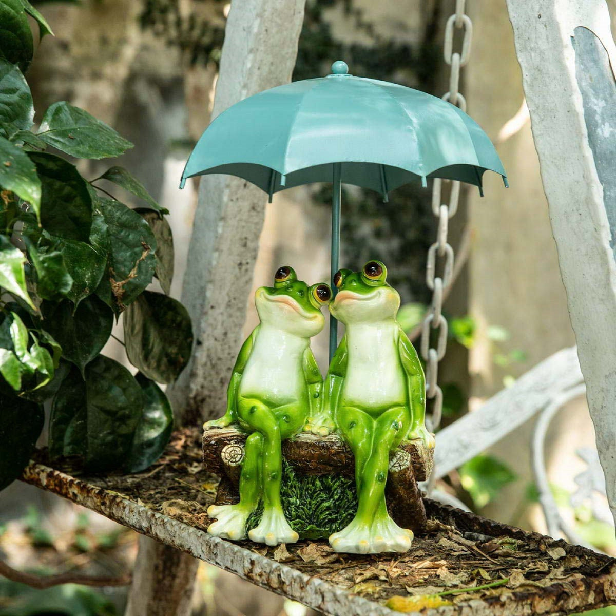 Garden Frog Statue Set with Umbrella for Balconies