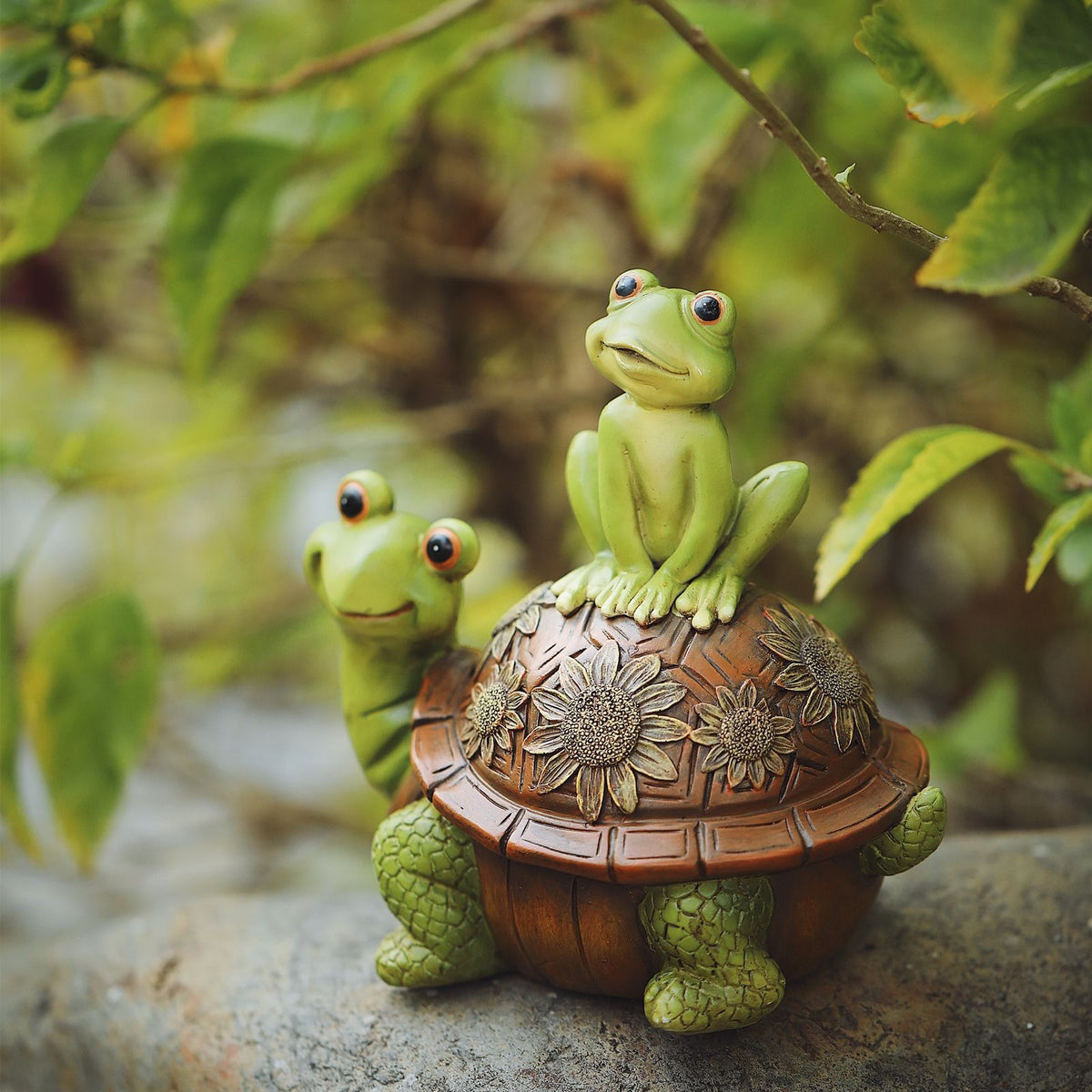 Outdoor Frog and Turtle Garden Statue, Weatherproof Resin
