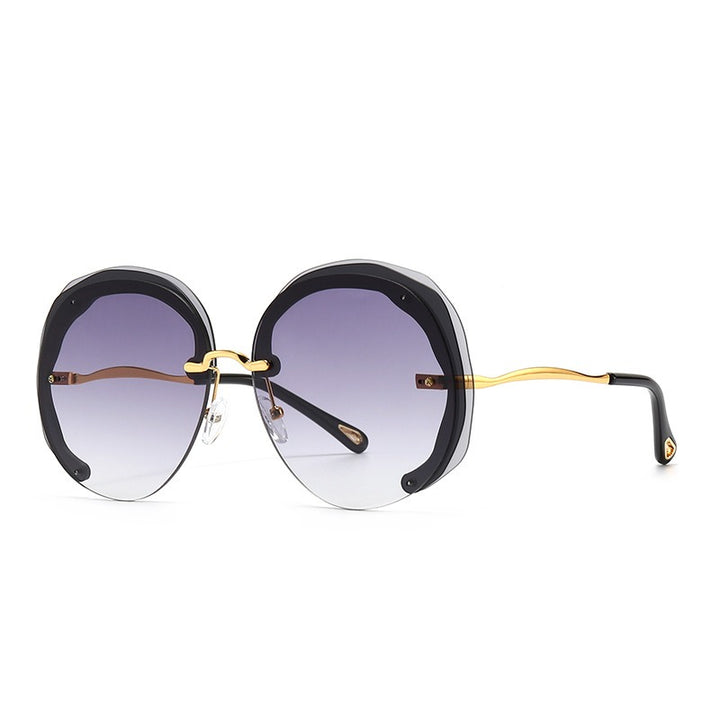 Oversized Round Sunglasses With Gradient Tinted Lenses