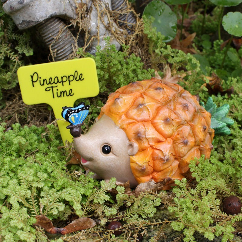 Outdoor Resin Pineapple Hedgehog Garden Figurine