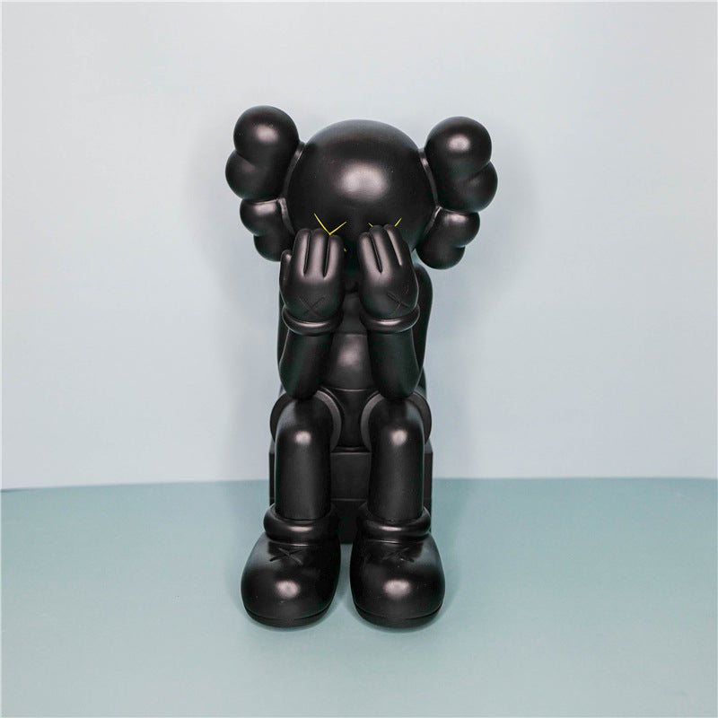 Collectible Art Toy Ornament With Distinctive Shelf Style