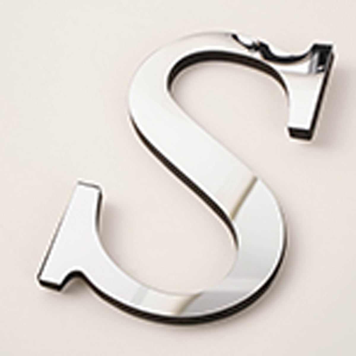 Acrylic Mirror Letters for Eye-Catching Wall Decorations