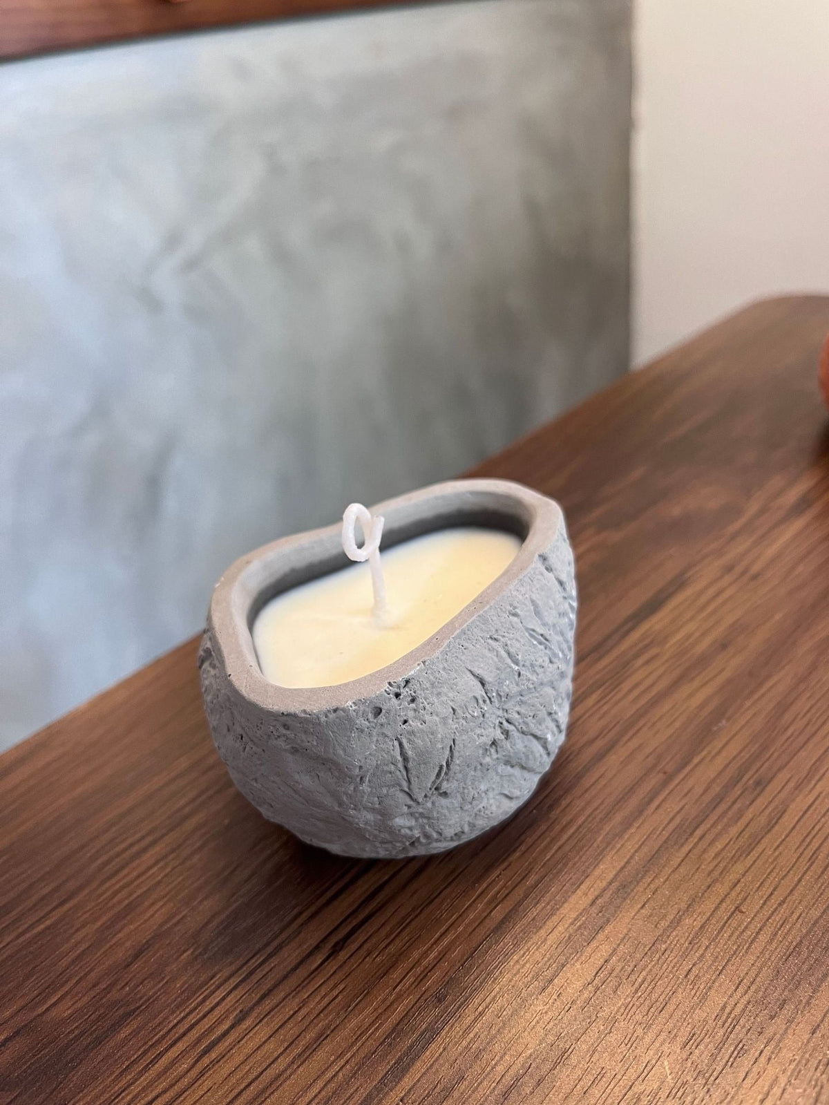 Sculptural Soy Wax Aromatherapy Candle for Bedroom Calm