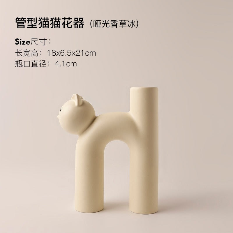 Cat Vase Decor for Playful, Sculptural Flower Displays