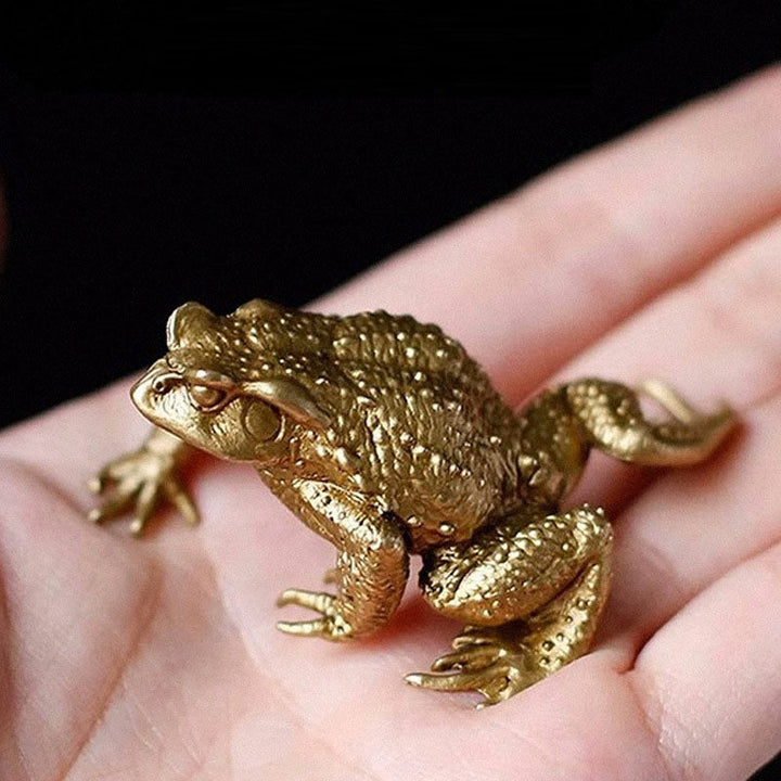 Brass Golden Toad Ornament for Auspicious Tabletop Style