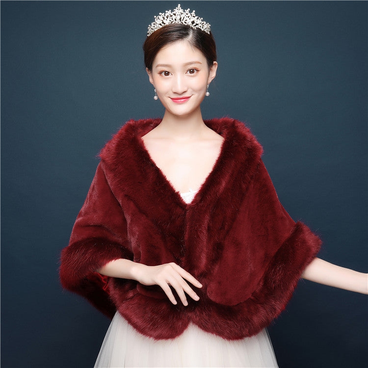 Ivory Faux Fur Bridal Shawl for Winter Wedding Looks
