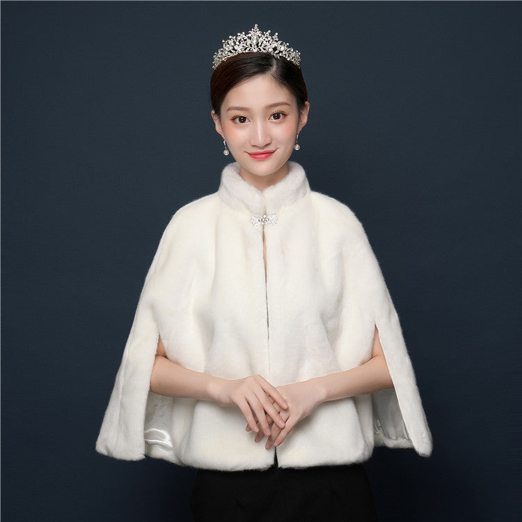Ivory Faux Fur Bridal Shawl for Winter Wedding Looks