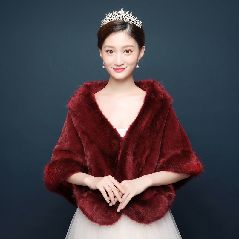 Ivory Faux Fur Bridal Shawl for Winter Wedding Looks