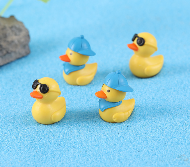 Miniature Duck Figurines for Playful Terrarium Scenes