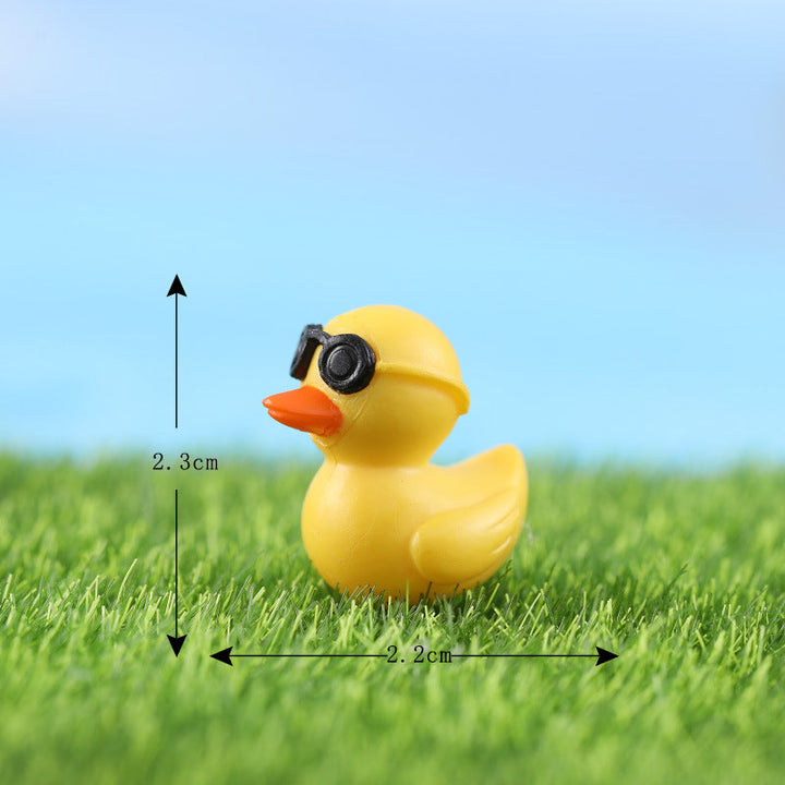 Miniature Duck Figurines for Playful Terrarium Scenes