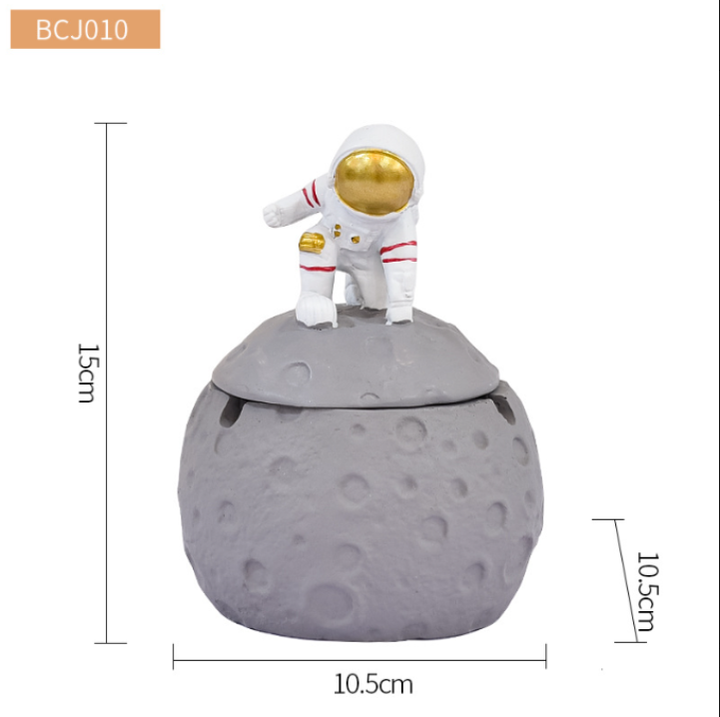 Covered Astronaut Ashtray for Cleaner Tabletop Decor