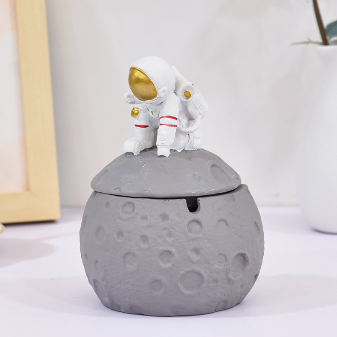 Covered Astronaut Ashtray for Cleaner Tabletop Decor