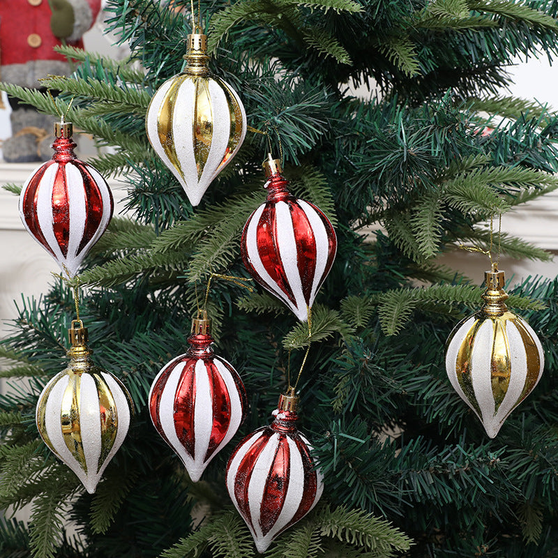 Christmas Tree Ornaments for a Festive Red-Gold Tree