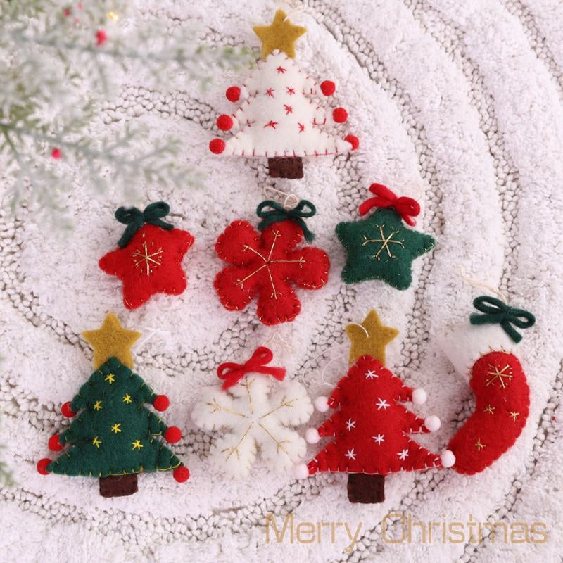 Felt Christmas Ornaments for a Cozy Handmade Tree