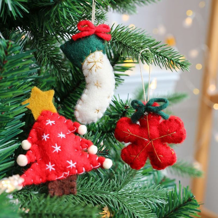 Felt Christmas Ornaments for a Cozy Handmade Tree