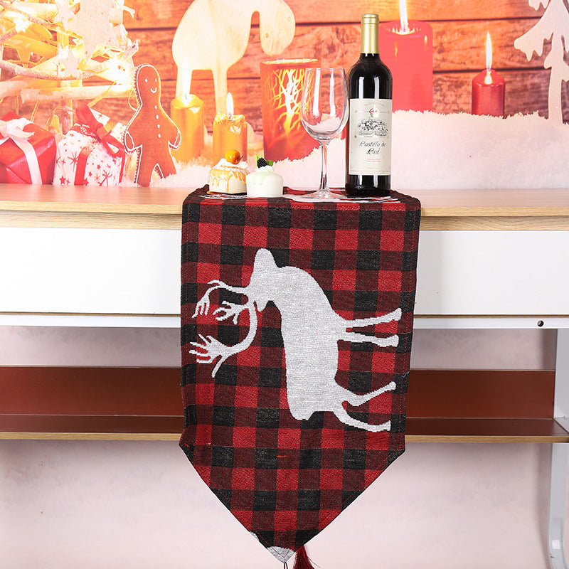 Christmas Table Runner: Festive Checkered Table Decor
