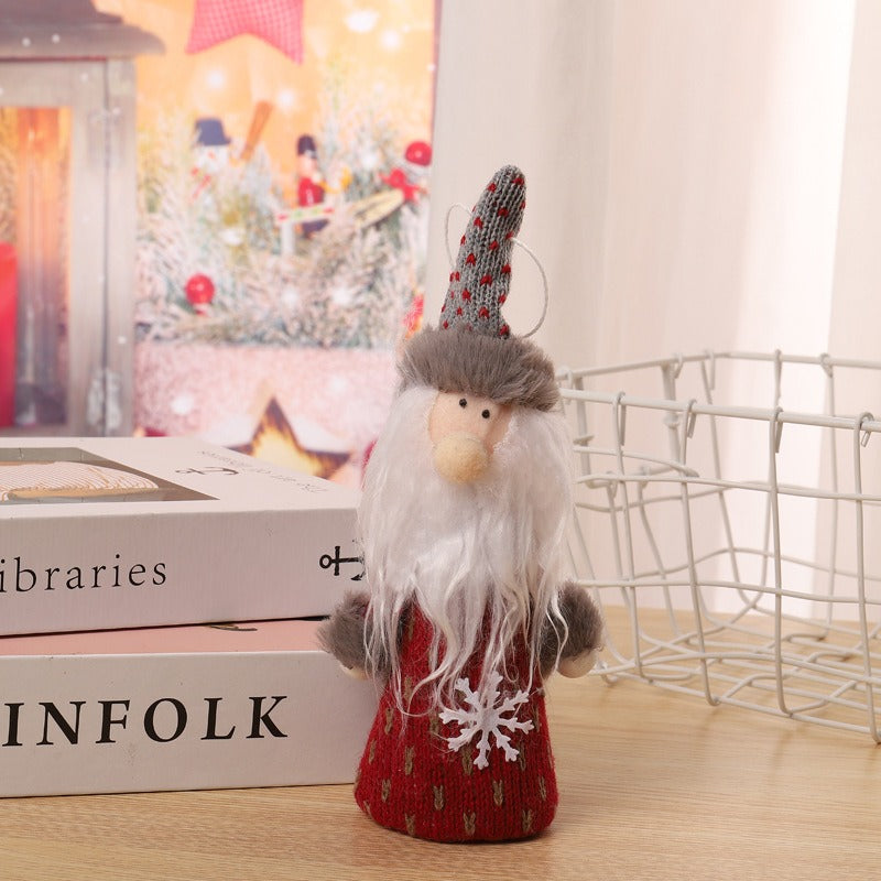 Christmas Tree Ornaments: Cozy Character Pendants