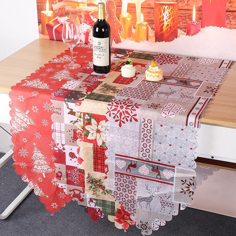 Christmas Table Runner – Festive Scalloped Table Decor