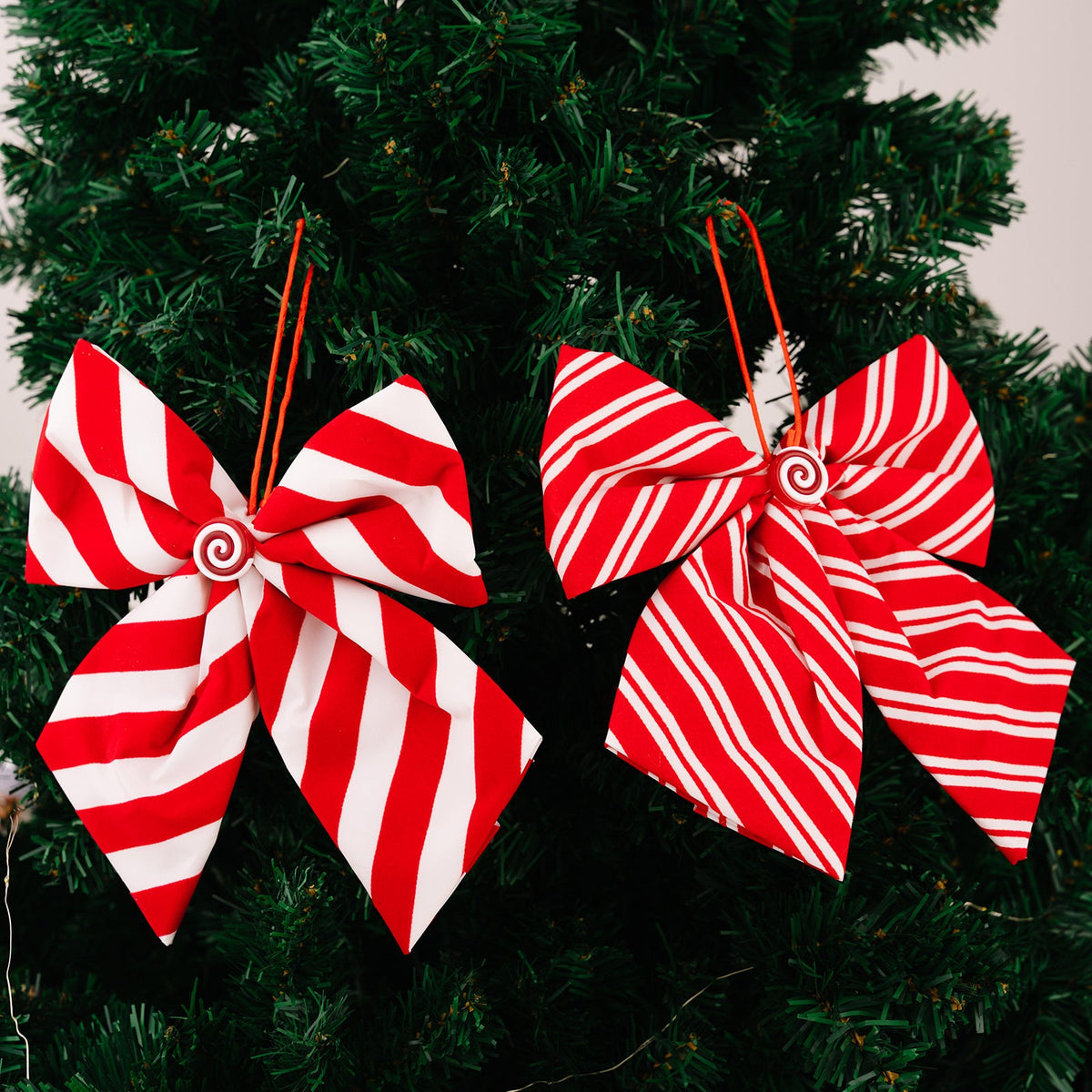 Christmas Tree Bows for Coordinated Candy-Cane Cheer