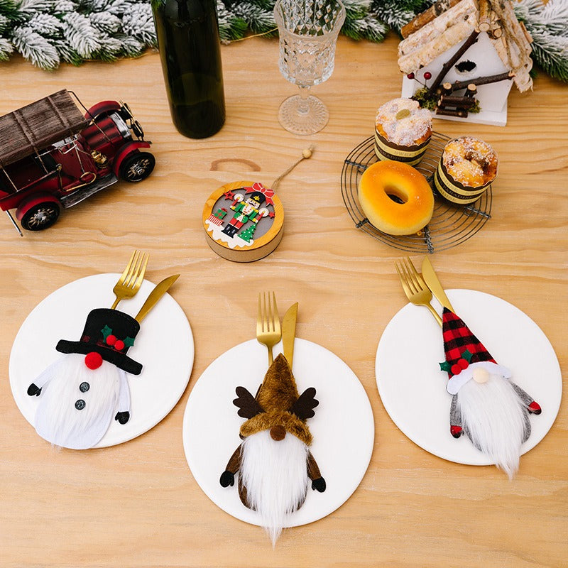 Christmas Table Decorations for Festive Place Settings