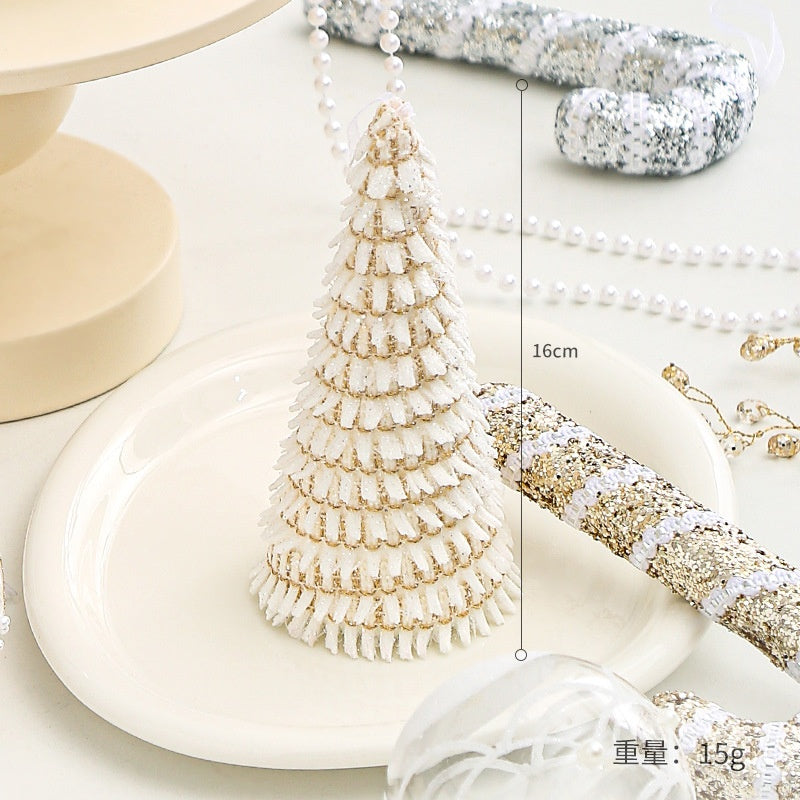 Christmas Tree Ornaments for a Refined Winter Display