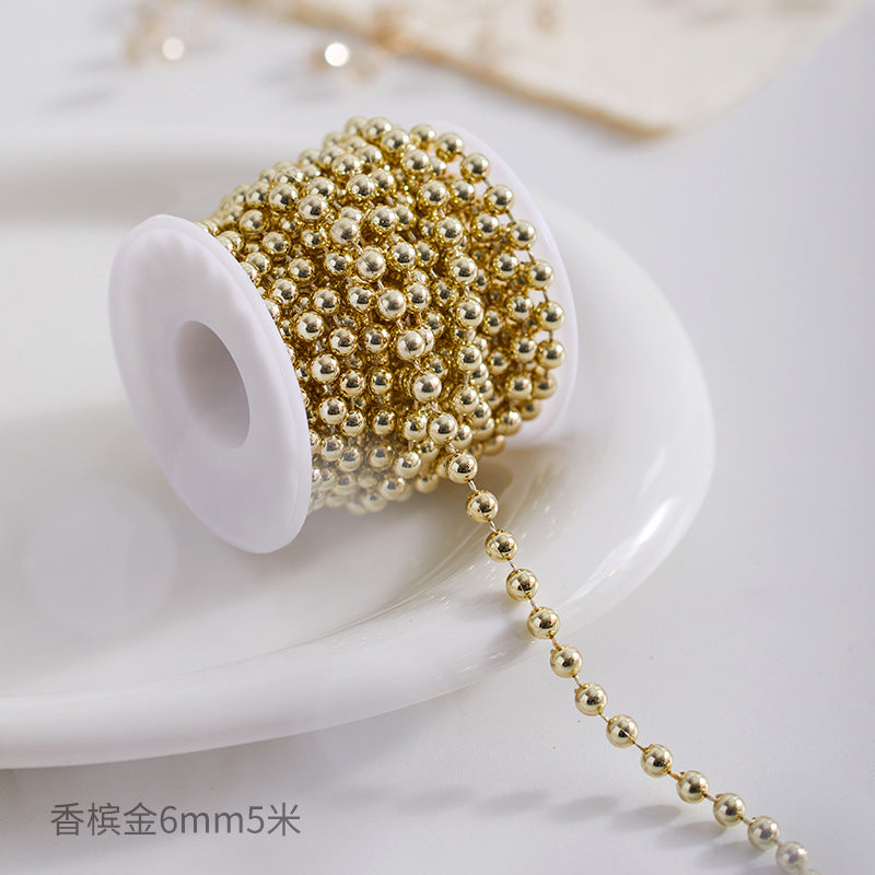Christmas Tree Ornaments for a Refined Winter Display