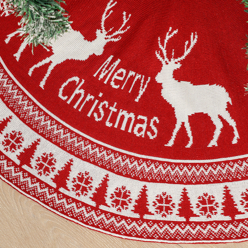 Knitted Christmas Tree Skirt for a Cozy Nordic Look