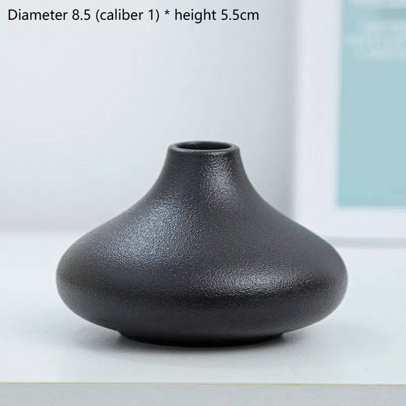 Matte Black Ceramic Vase for Minimalist Arrangements