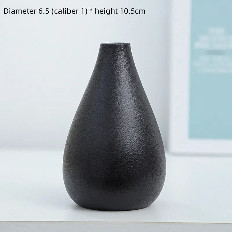 Matte Black Ceramic Vase for Minimalist Arrangements