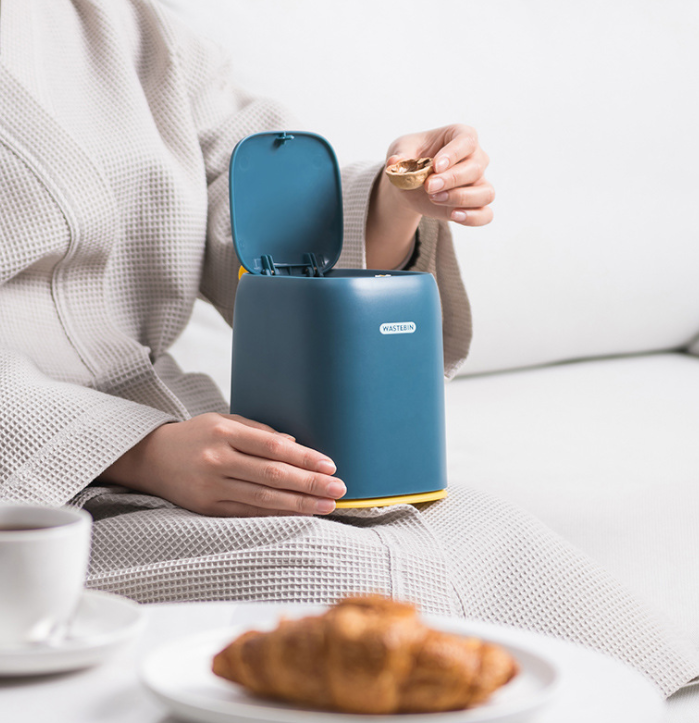 Desktop Trash Can with Lid, Compact Drop-Resistant Bin