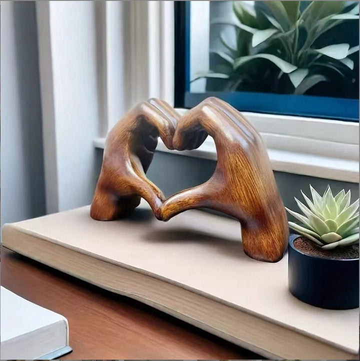 Heart-Shaped Resin Statue for Meaningful Mother’s Day