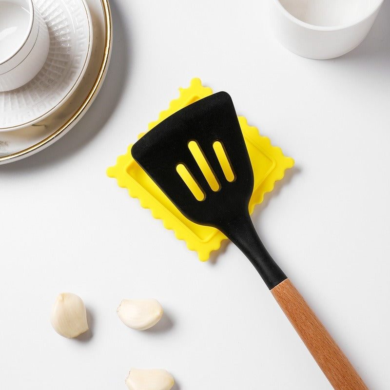 Cookie Shaped Silicone Table Mat for Hot Dishes & Spoons