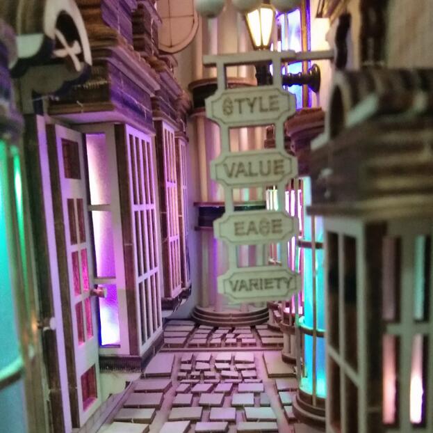 Diagon Alley Bookend Bookshelf With Magical LED Lights