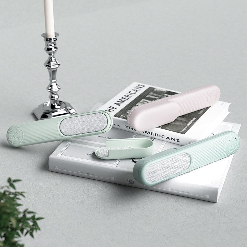 Pet Grooming Comb With Gentle Self-Cleaning Pin Brush