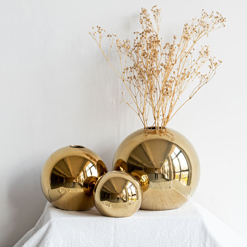 Gold Ceramic Vase for Elegant Tabletop Floral Arrangements