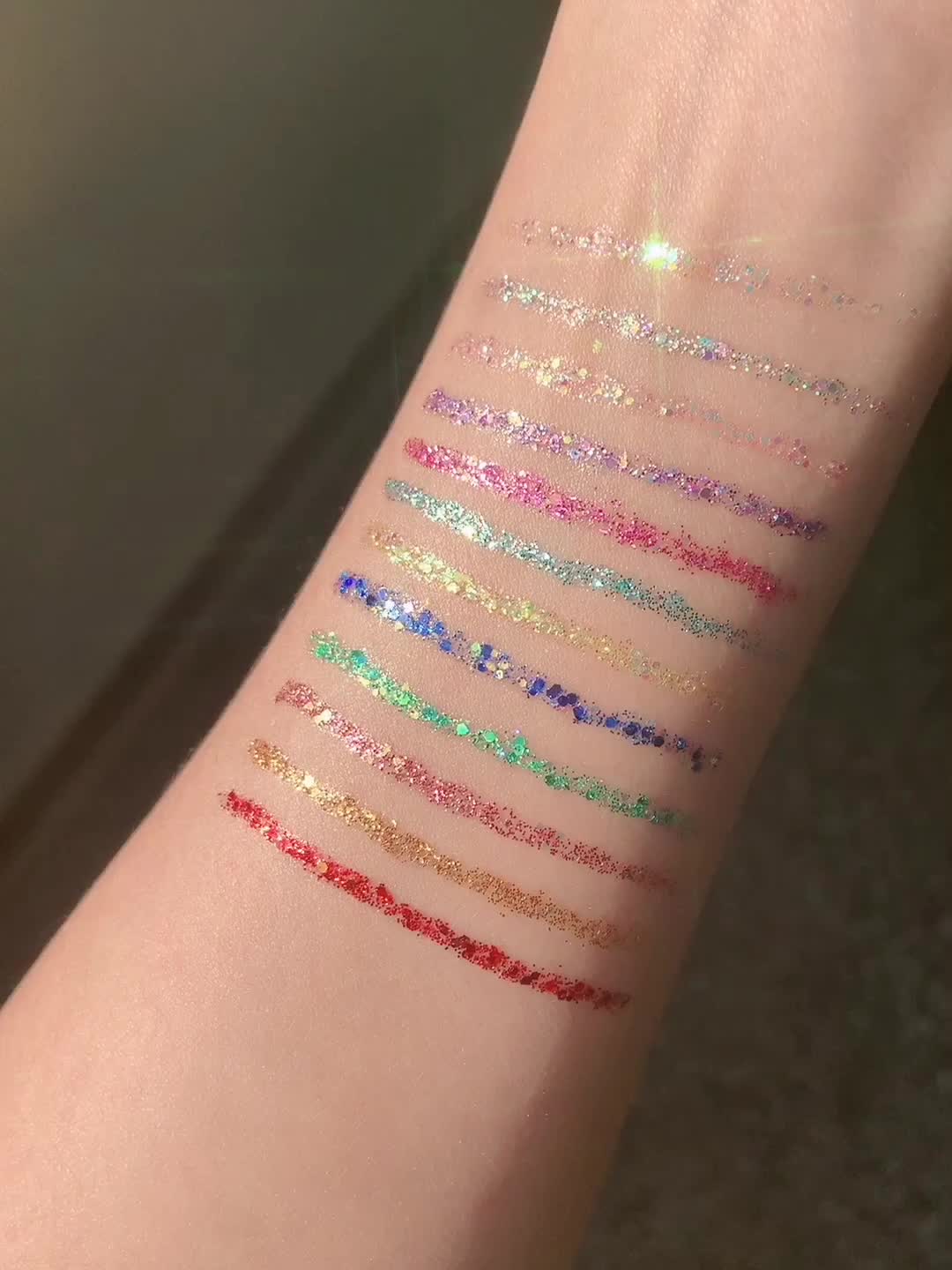 Glitter Eyeliner Gel for Multidimensional Eye Looks
