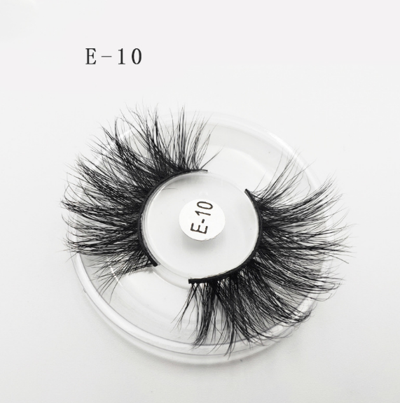 3D False Eyelashes for Soft, Wispy Glam Eye Volume