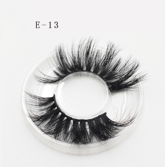 3D False Eyelashes for Soft, Wispy Glam Eye Volume