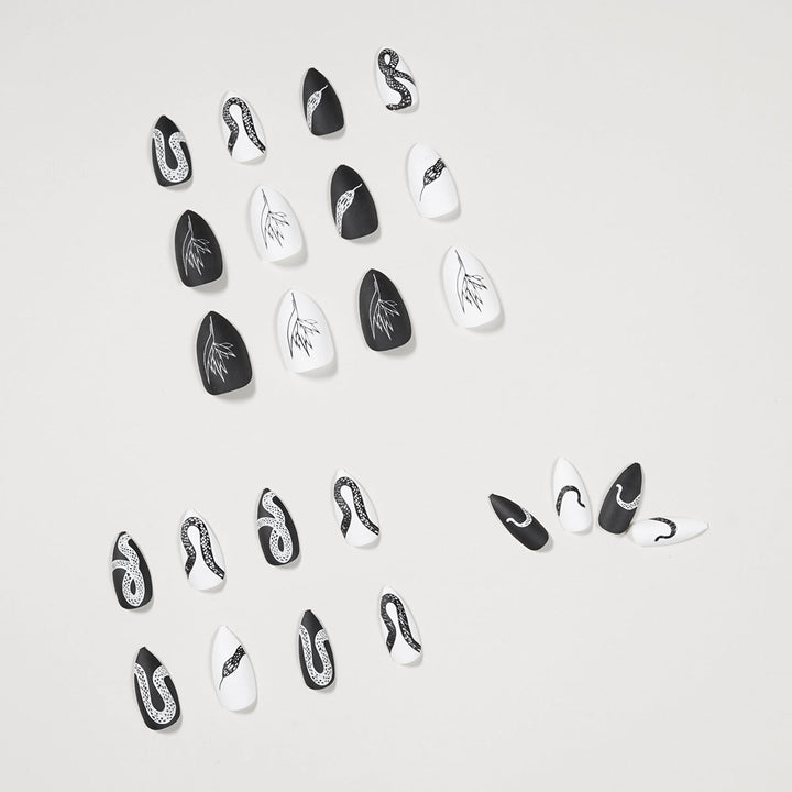 Snake Pattern Press-On Nails for Bold Monochrome Style